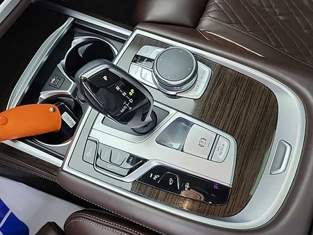 BMW 7-Series — photo 08