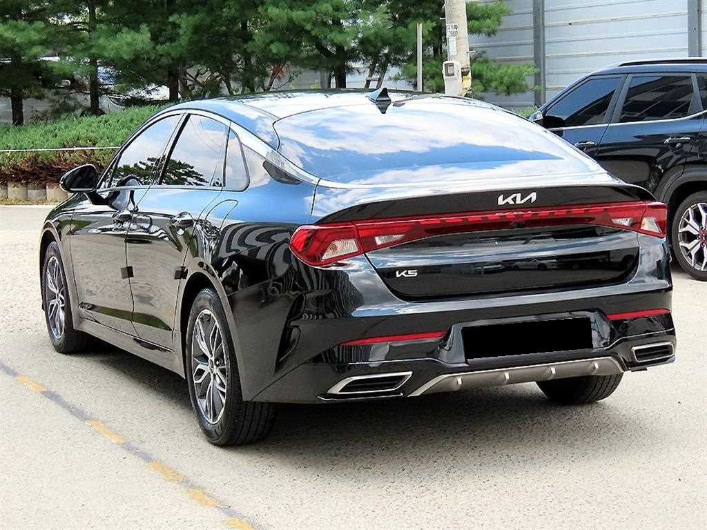 Kia K5 — photo 03