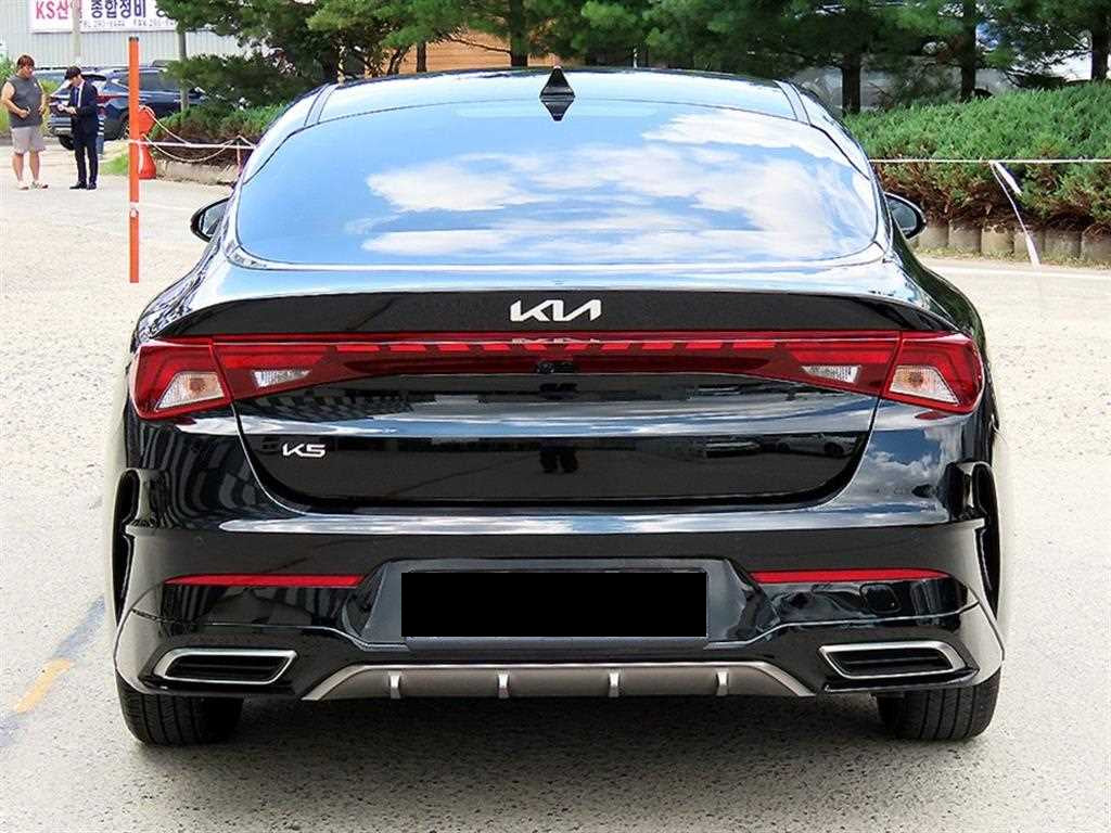 Kia K5 — photo 04
