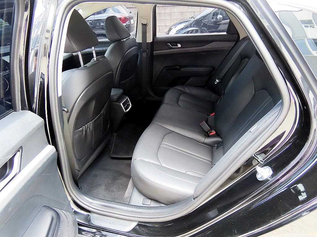 Kia K5 — photo 06