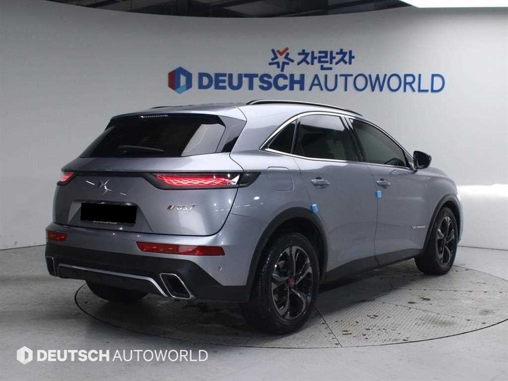 DS Automobiles DS7 — photo 02