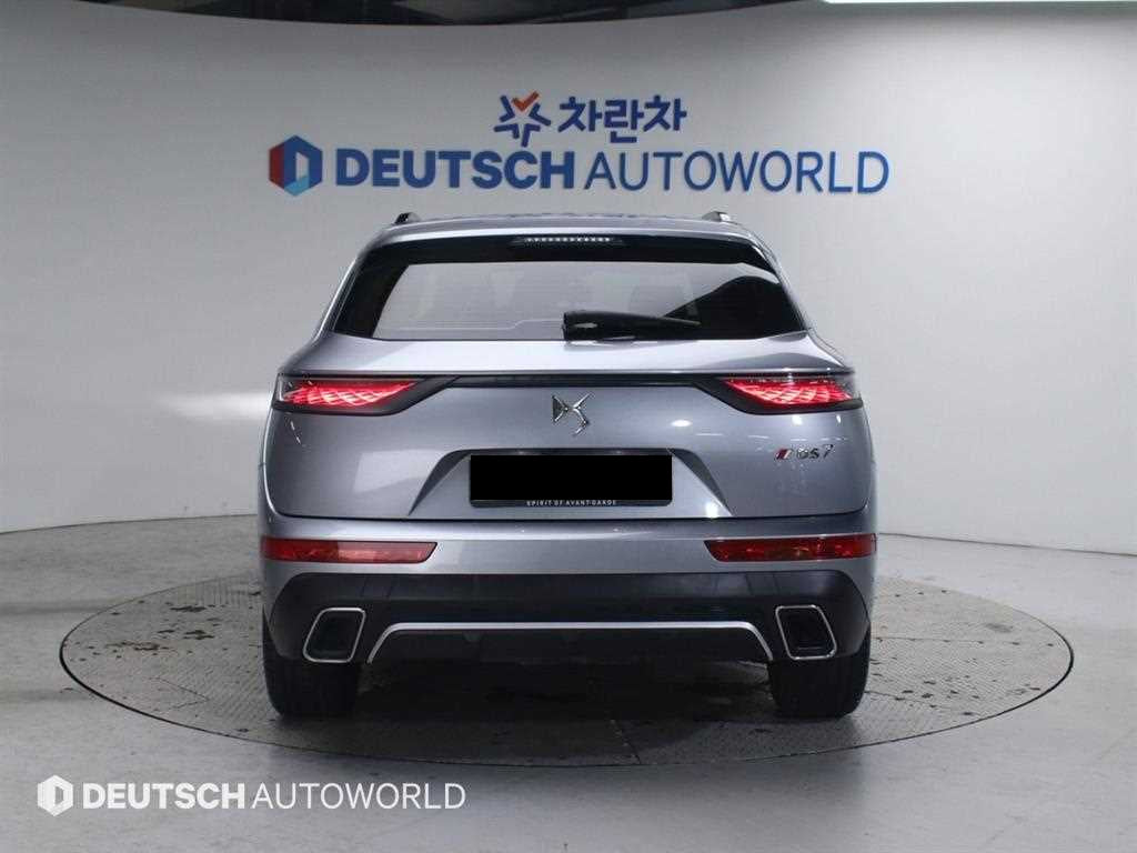 DS Automobiles DS7 — photo 04