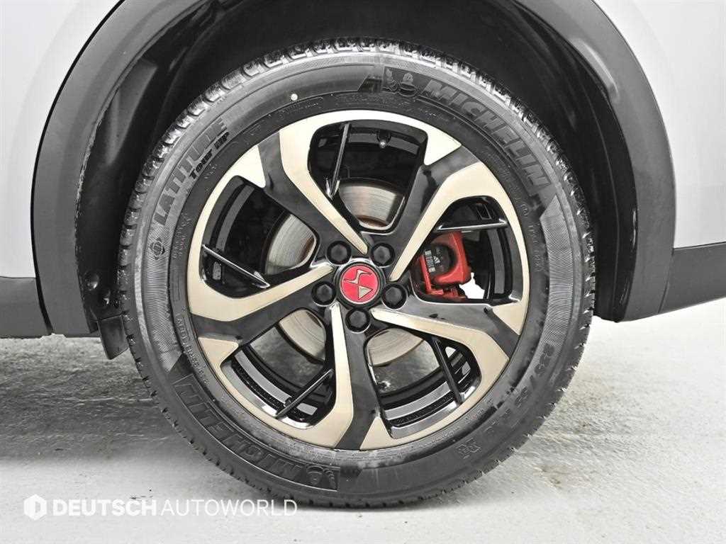 DS Automobiles DS7 — photo 05