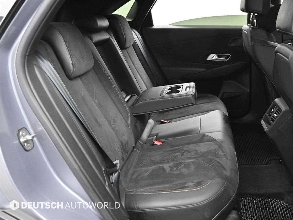 DS Automobiles DS7 — photo 12