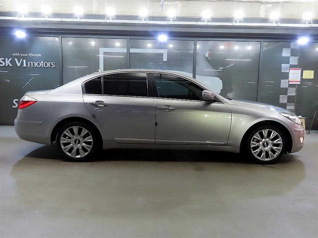 Hyundai Genesis — photo 03
