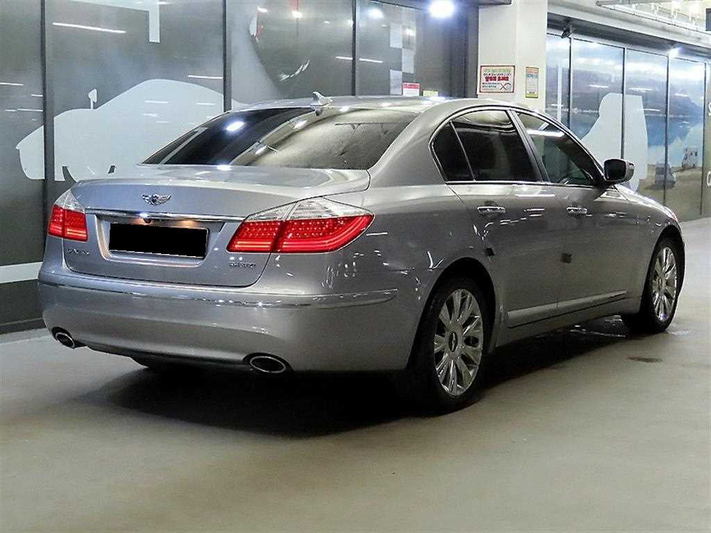 Hyundai Genesis — photo 04