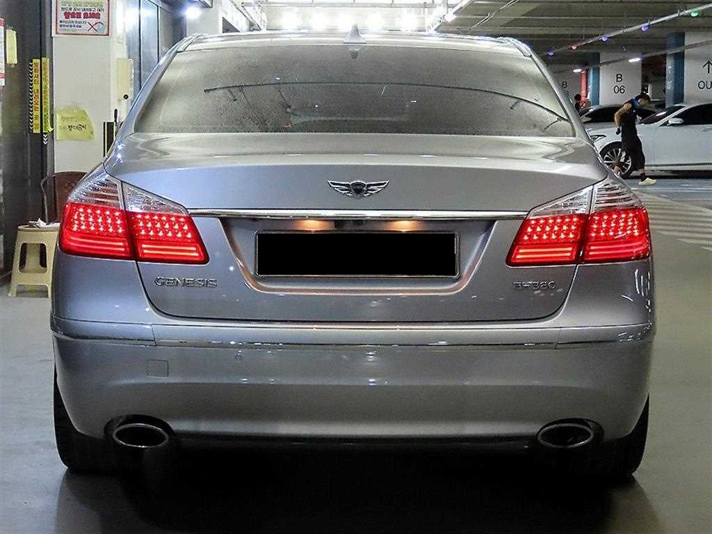 Hyundai Genesis — photo 05