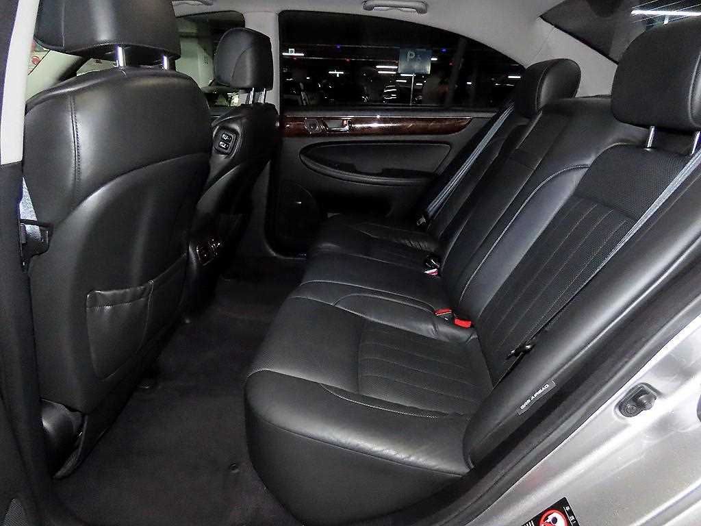 Hyundai Genesis — photo 07