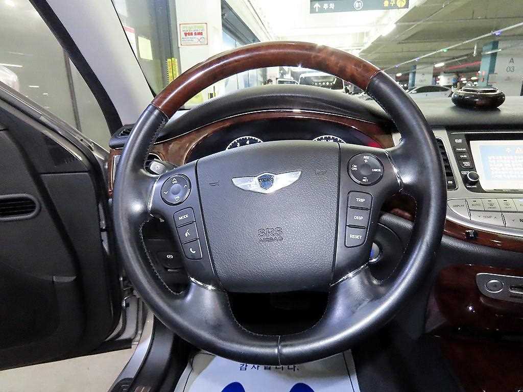 Hyundai Genesis — photo 08