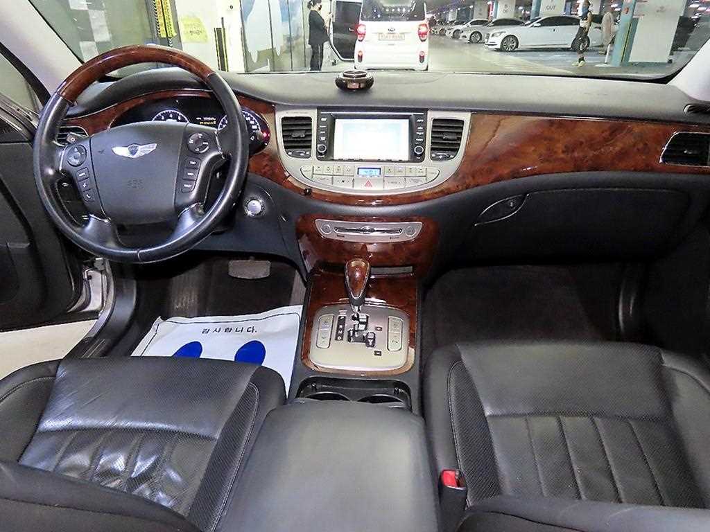 Hyundai Genesis — photo 10