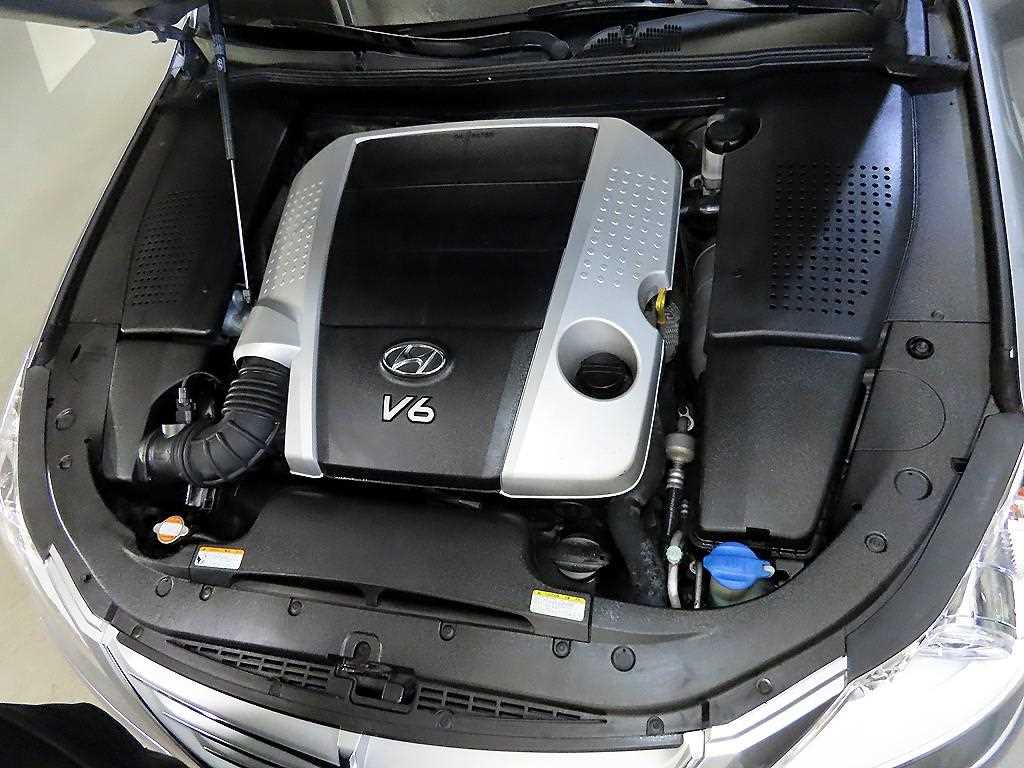 Hyundai Genesis — photo 19