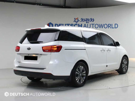 Kia Carnival — photo 02