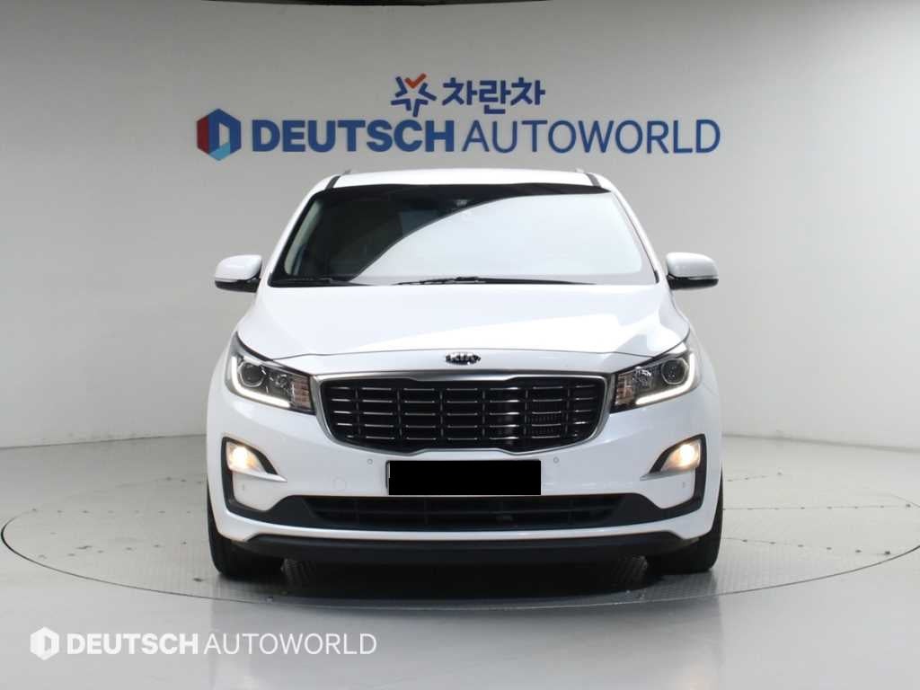 Kia Carnival — photo 03