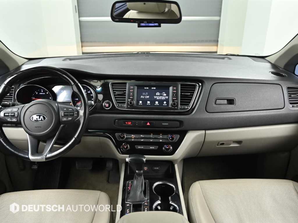 Kia Carnival — photo 07