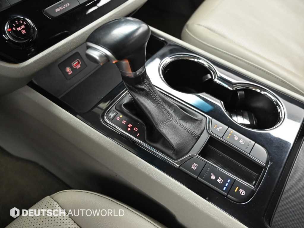 Kia Carnival — photo 09