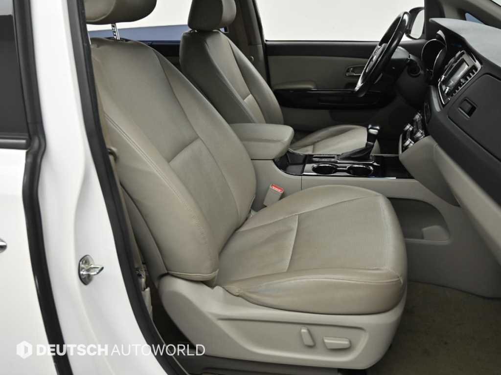 Kia Carnival — photo 10