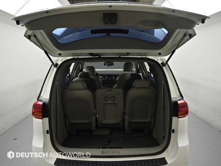 Kia Carnival — photo 19