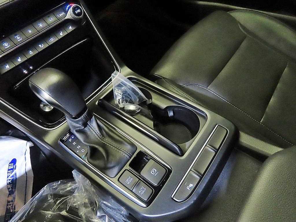 Hyundai Grandeur — photo 12