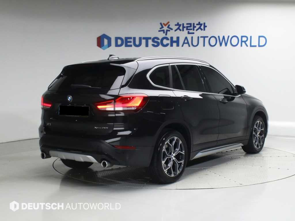 BMW X1 — photo 02