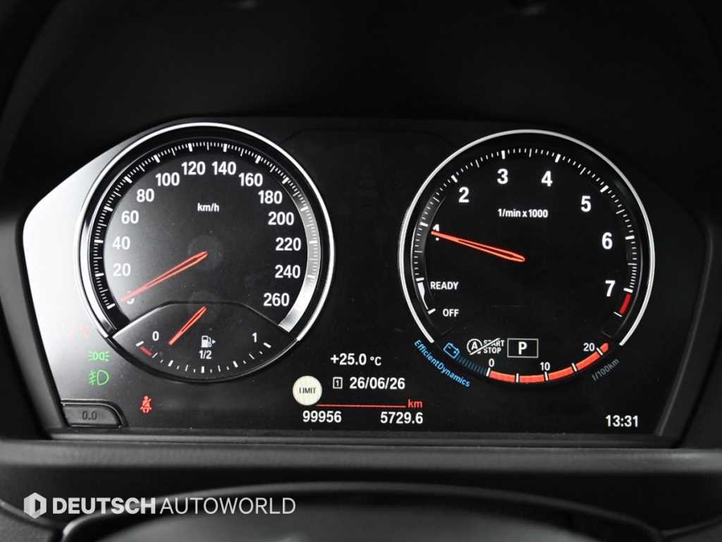 BMW X1 — photo 08