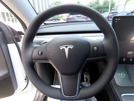 Tesla Model Y — photo 08