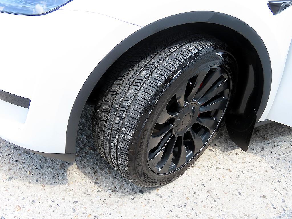 Tesla Model Y — photo 20
