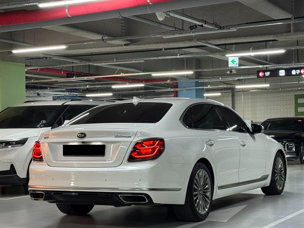 Kia K9 — photo 03