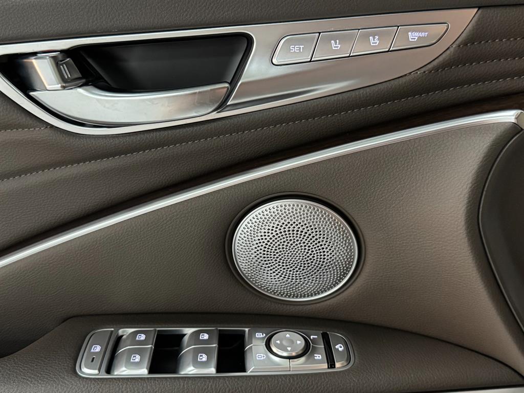 Kia K9 — photo 16