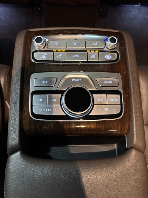 Kia K9 — photo 18
