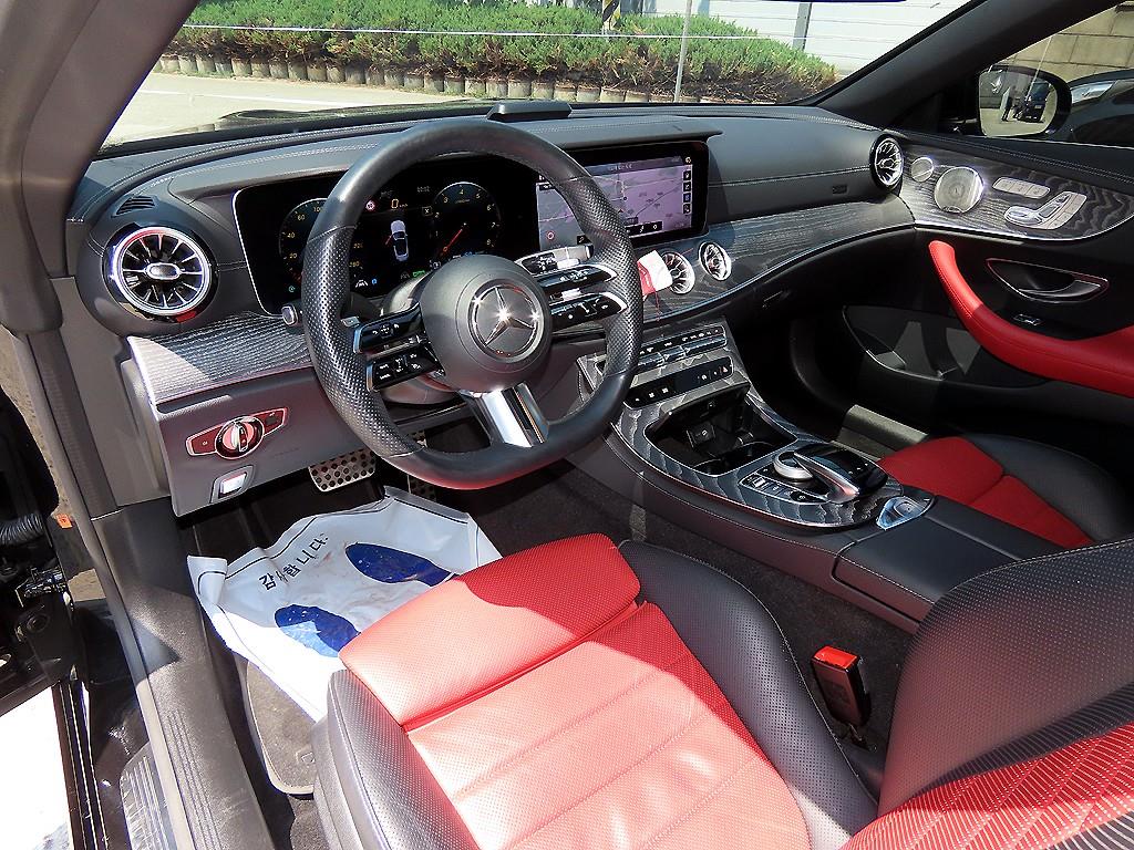 Mercedes-Benz E-Class — photo 09