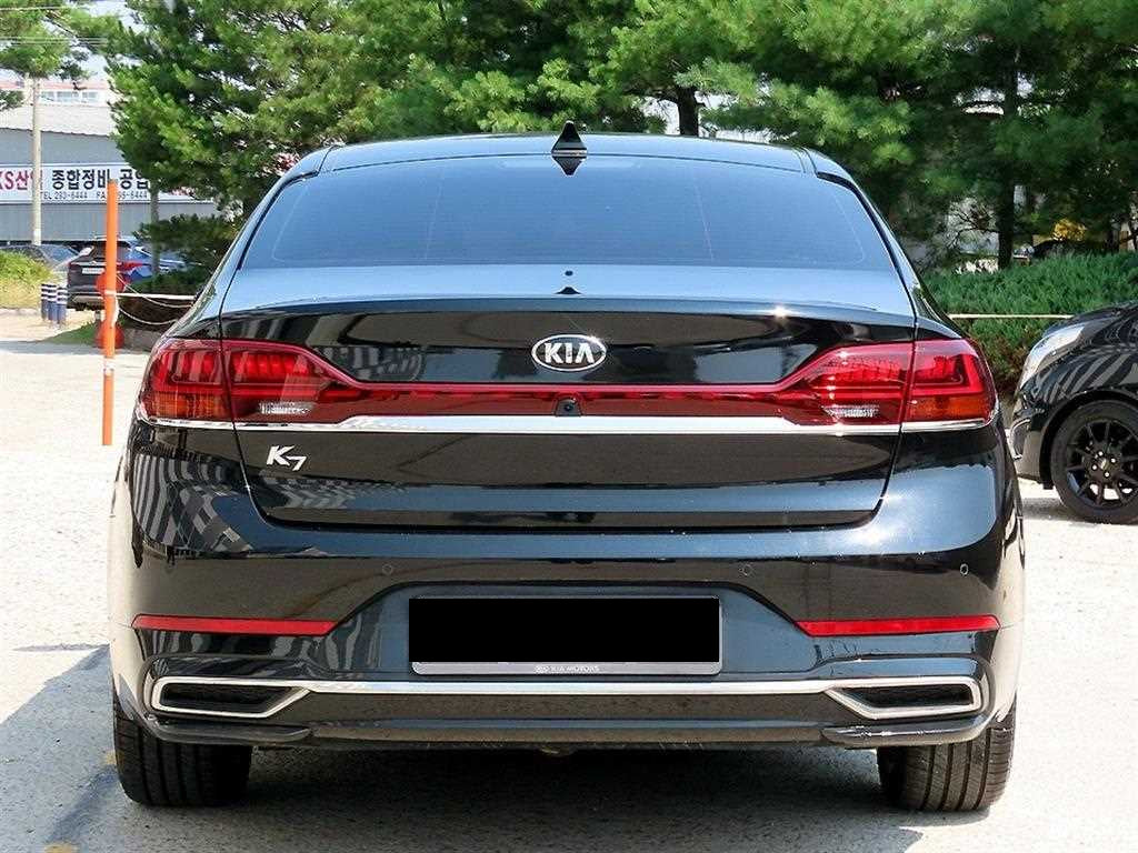 Kia K7 — photo 04