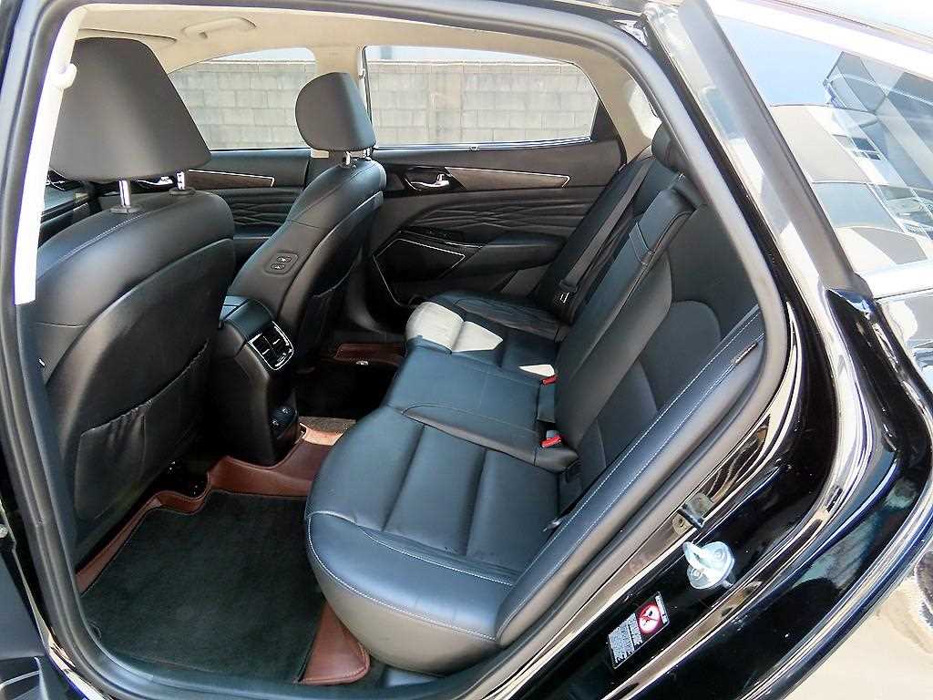 Kia K7 — photo 06
