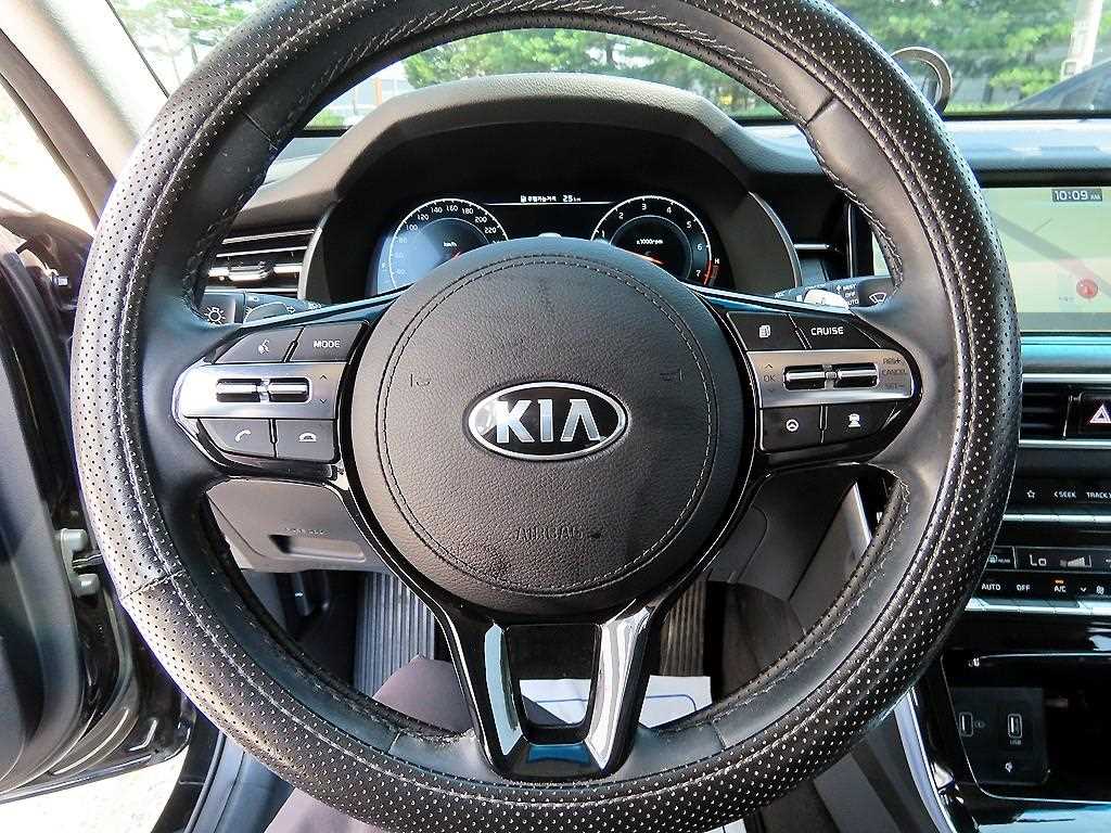 Kia K7 — photo 08