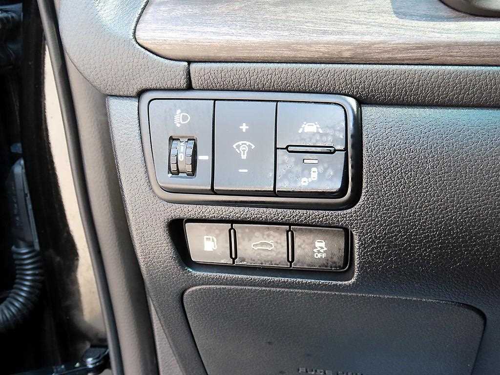 Kia K7 — photo 12
