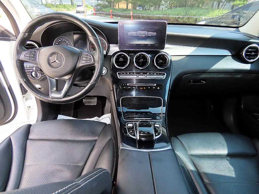 Mercedes-Benz GLC-Class — photo 07