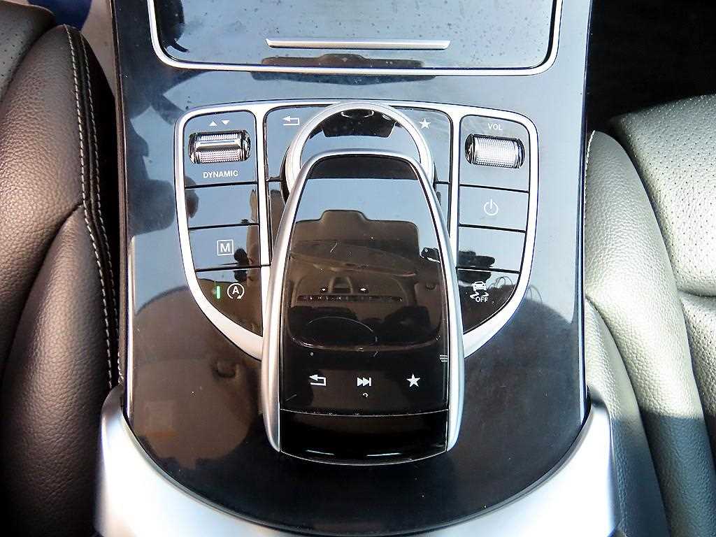 Mercedes-Benz GLC-Class — photo 12