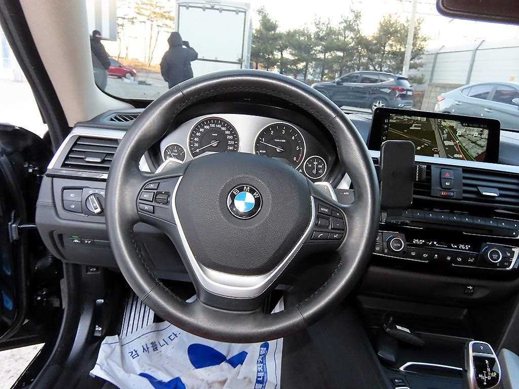 BMW 4-Series — photo 08