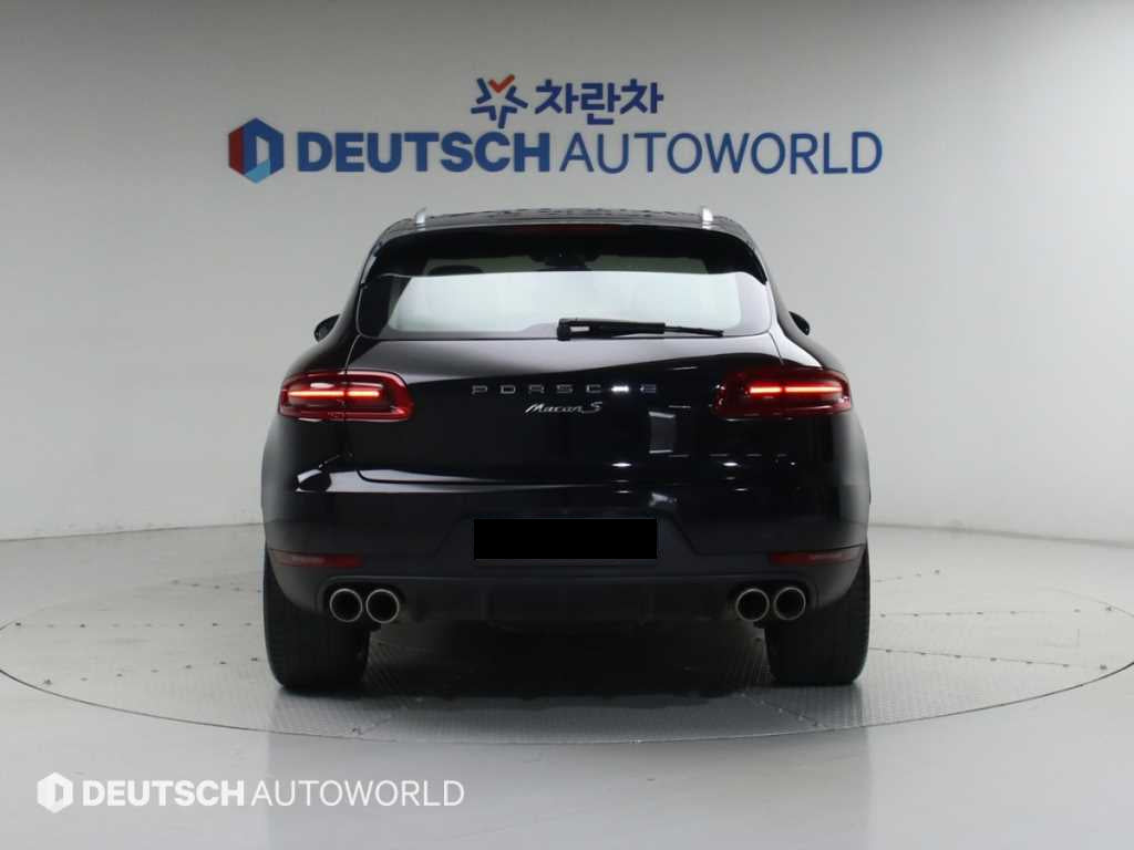 Porsche Macan — photo 04