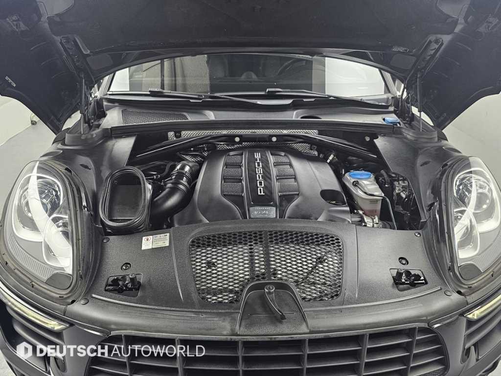 Porsche Macan — photo 06