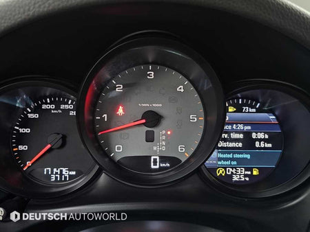 Porsche Macan — photo 08