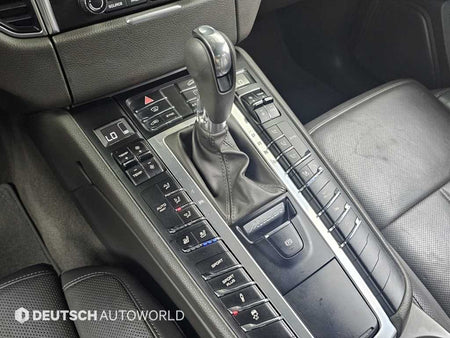 Porsche Macan — photo 09