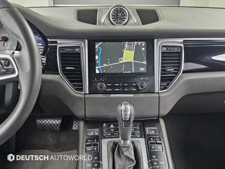 Porsche Macan — photo 14