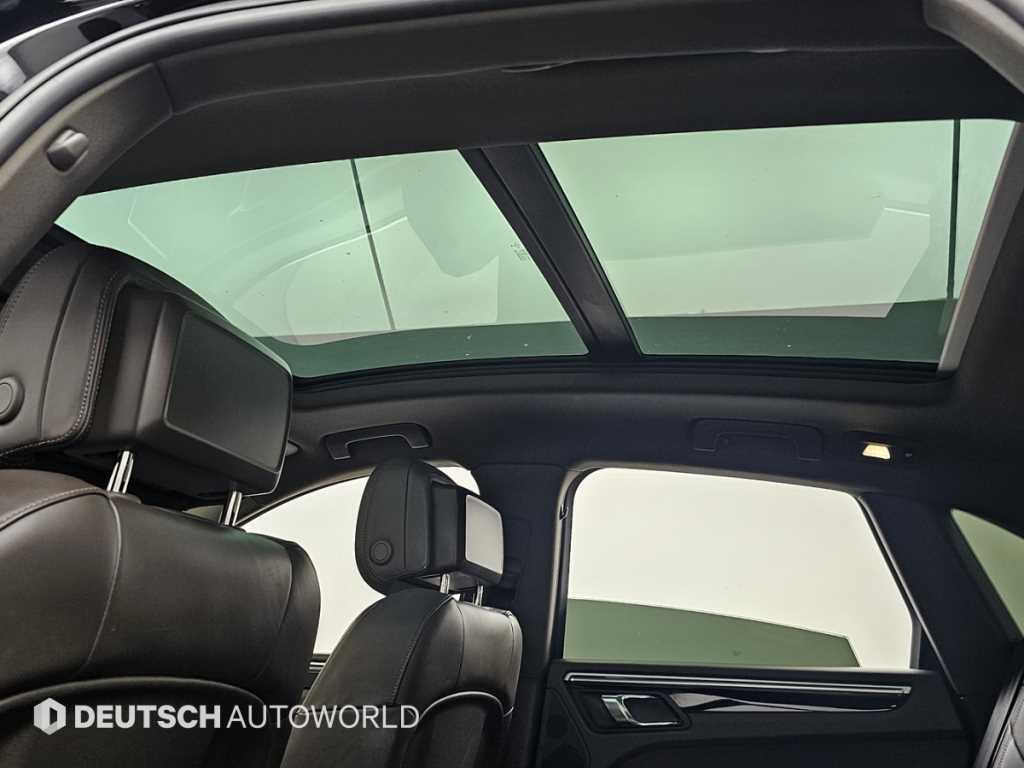 Porsche Macan — photo 18