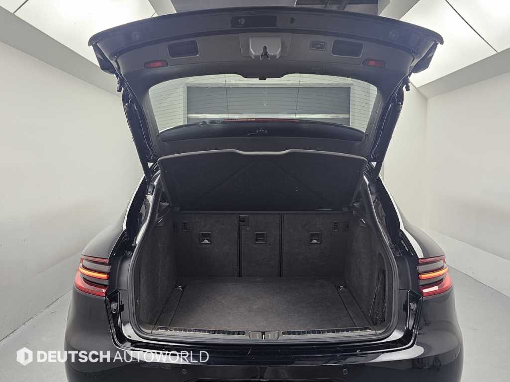 Porsche Macan — photo 19