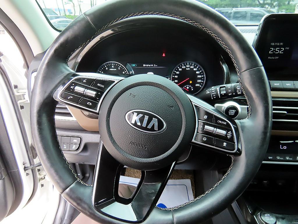 Kia Seltos — photo 08
