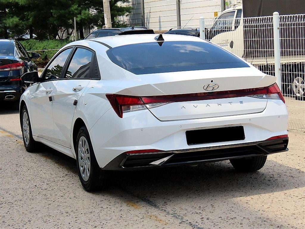 Hyundai Avante — photo 03