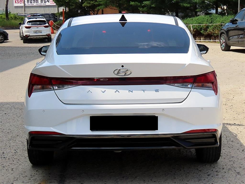 Hyundai Avante — photo 04