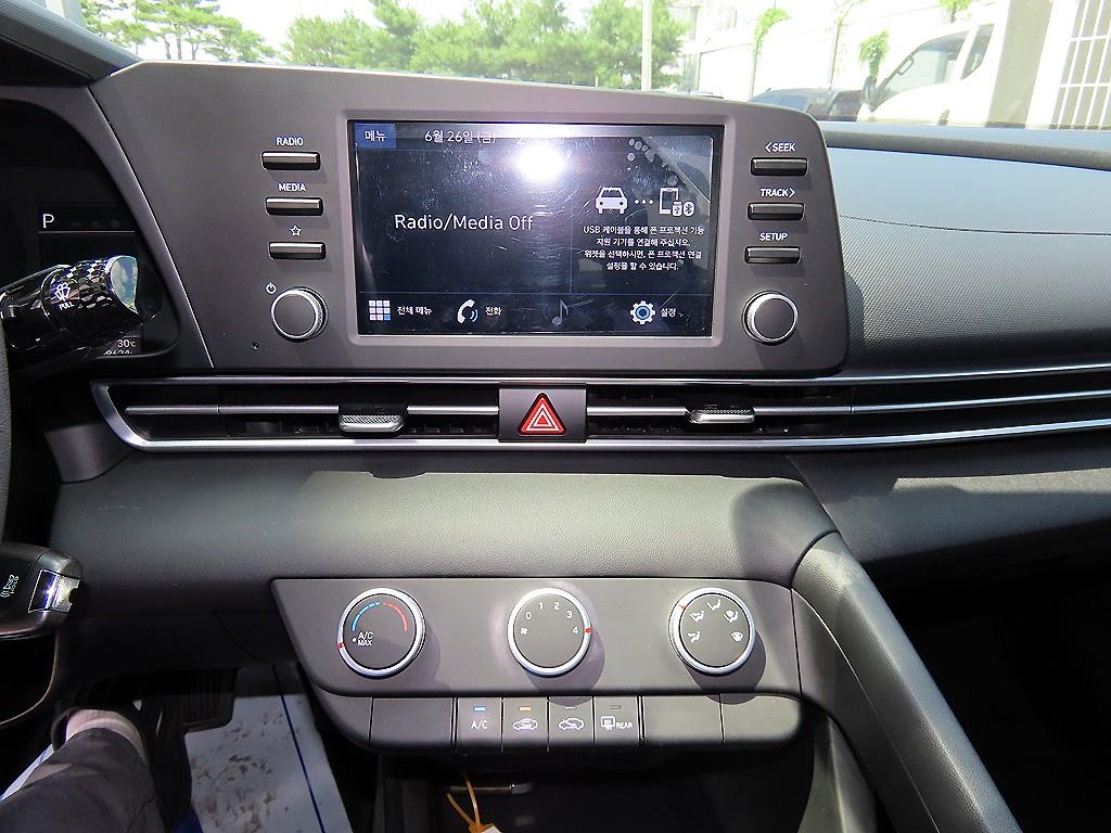 Hyundai Avante — photo 13
