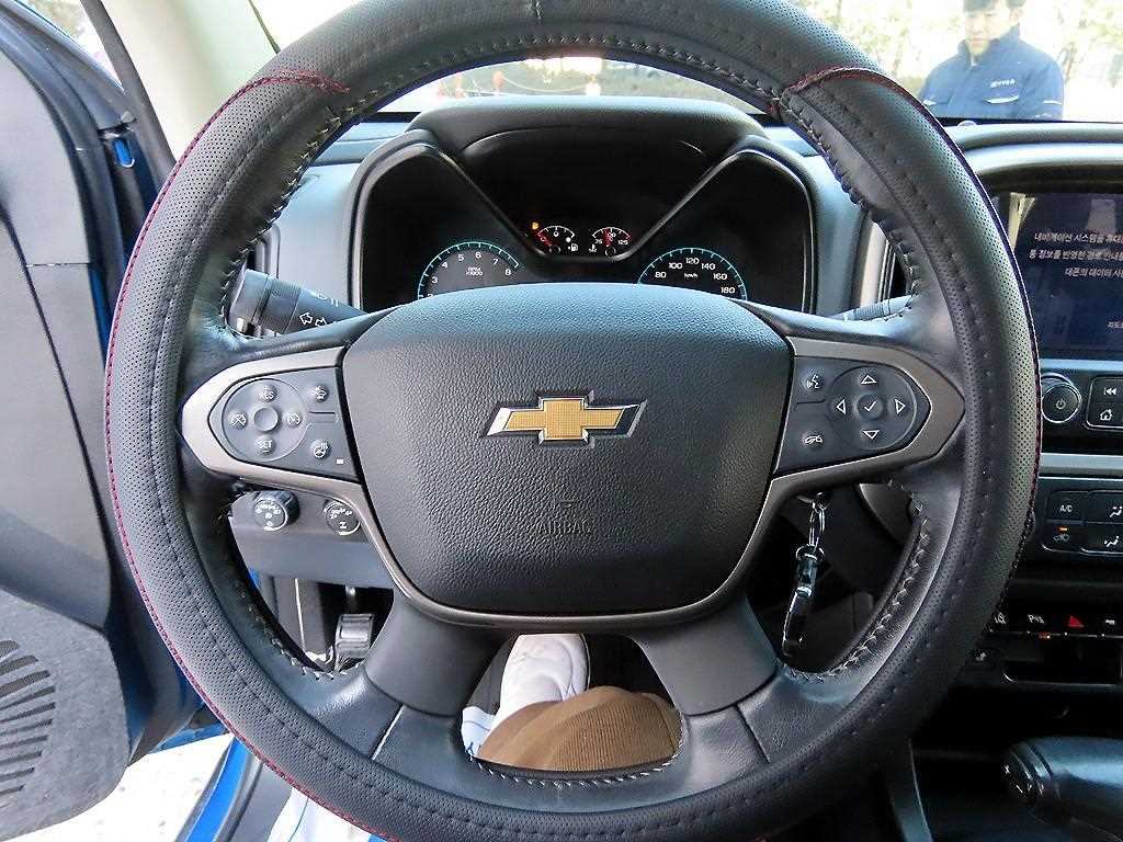 CHEVROLET Colorado — photo 08