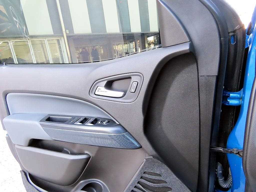 CHEVROLET Colorado — photo 11